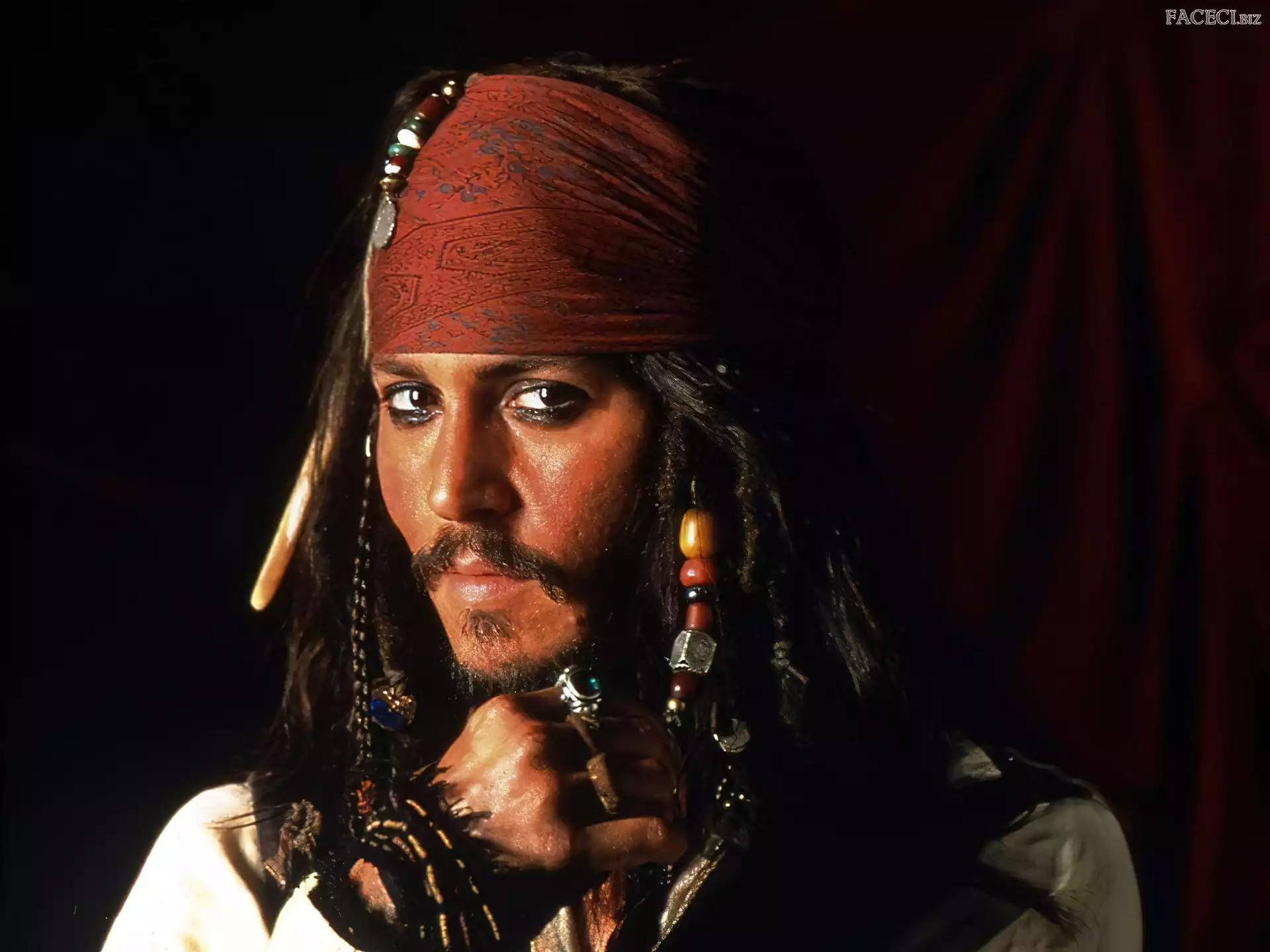 długie włosy, Johnny Depp, opaska